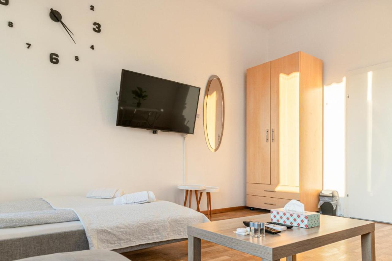Joyful 2Br Shared Apt Near Millenium Tower & Danube River Vienna Esterno foto
