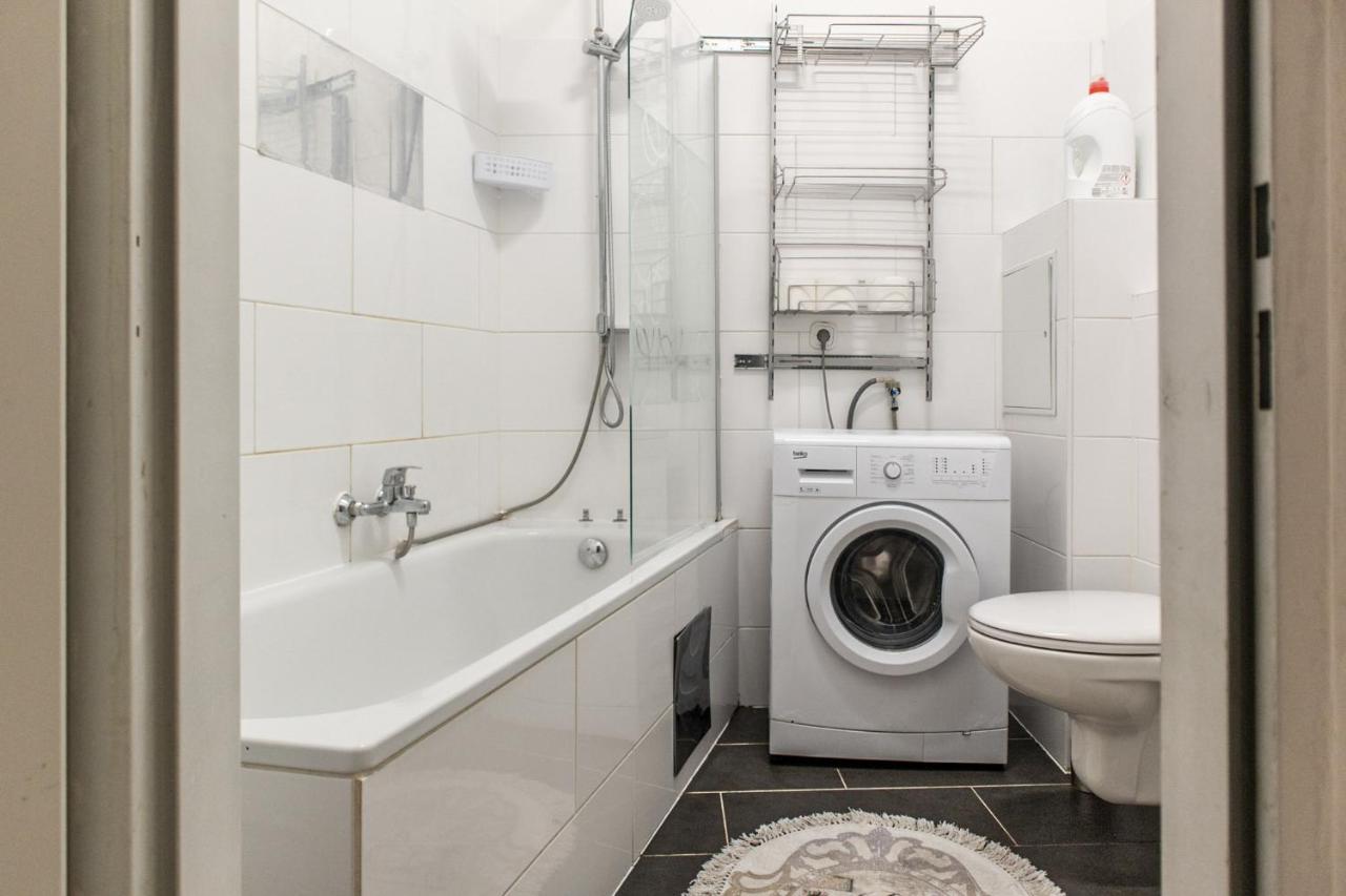 Joyful 2Br Shared Apt Near Millenium Tower & Danube River Vienna Esterno foto